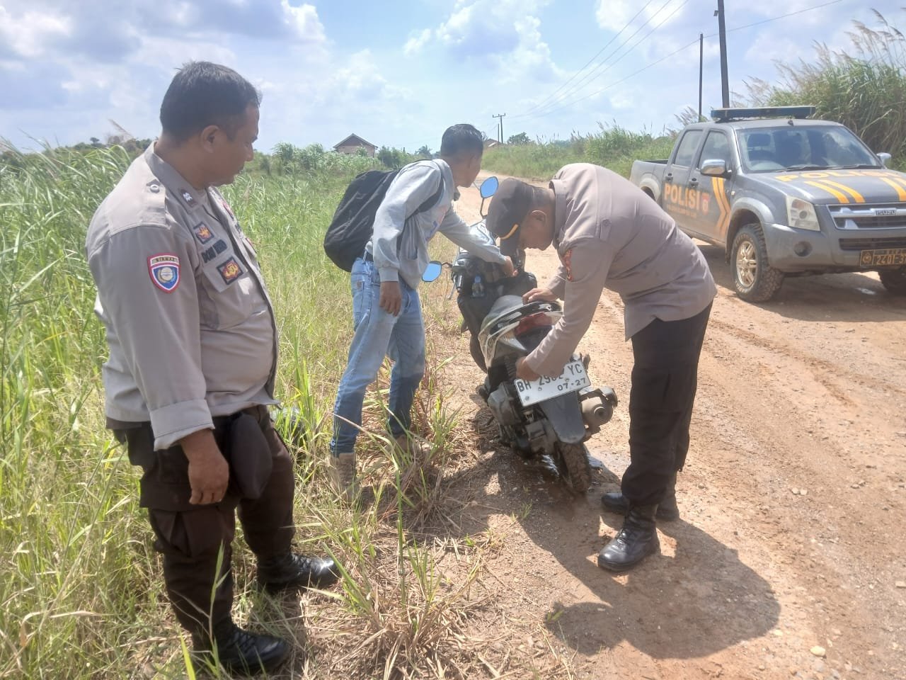 Patroli Rutin Polsek kumpeh Ilir Pantau Debit Air Sungai Batanghari