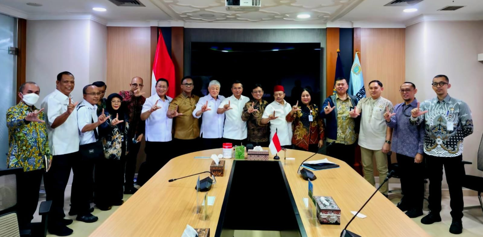 DAMAI, DIRJEN HUBLA MEDIASI PERTIKAIAN APBMI VS KOPERASI TKBM PELABUHAN-ALIANSI PEKERJA